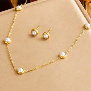 NWOT 18k gold plated stainless steel pearl earring and necklace set 16” 2” ext